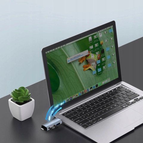 Czytnik Tech-Protect UltraBoost kart SD / micro SD ze złączami USB-C / USB-A - szary Czytnik Tech-Protect UltraBoost kart SD / micro SD ze złączami USB-C / USB-A - szary