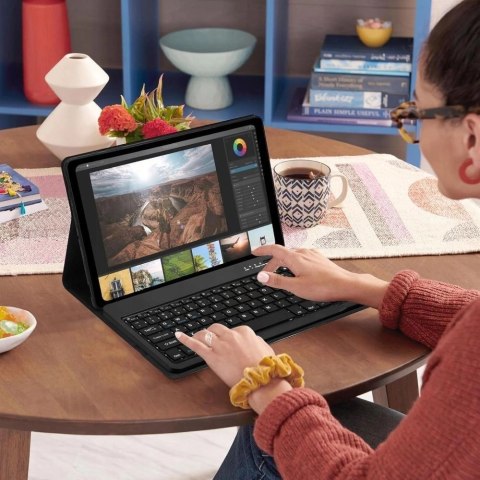 Etui Tech-Protect SC Pen + Keyboard z klawiaturą na Samsung Galaxy Tab A9+ 11" X210 / X215 / X216 - czarne
