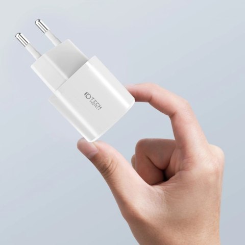 Ładowarka Tech-Protect C20W sieciowa mini USB-C PD 20W / USB-A QC 3.0 - biała Ładowarka Tech-Protect C20W sieciowa mini USB-C PD 20W / USB-A QC 3.0 - biała