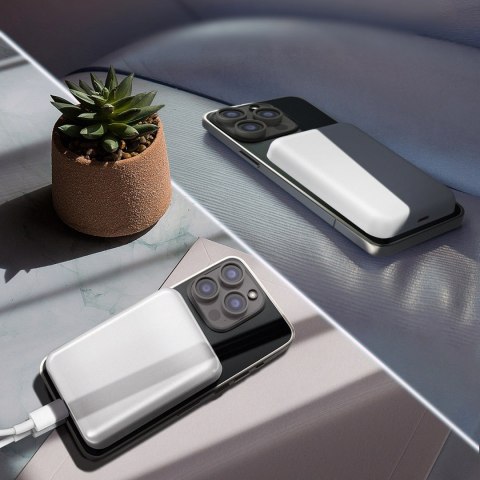 Powerbank magnetyczny Wozinsky WRW349YWS 10 000 mAh - biały Powerbank magnetyczny Wozinsky WRW349YWS 10 000 mAh - biały