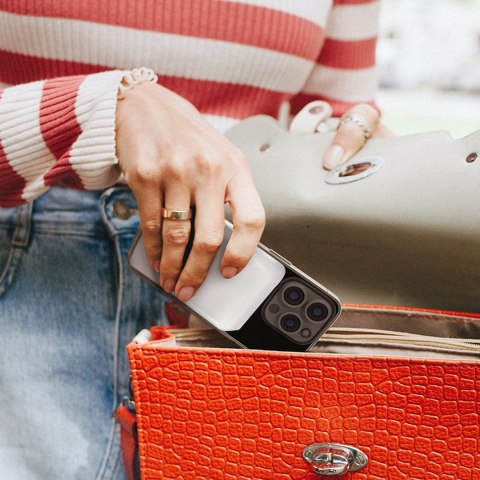 Powerbank magnetyczny Wozinsky WRW349YWS 10 000 mAh - biały Powerbank magnetyczny Wozinsky WRW349YWS 10 000 mAh - biały