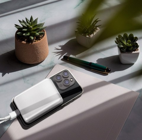 Powerbank magnetyczny Wozinsky WRW349YWS 10 000 mAh - biały Powerbank magnetyczny Wozinsky WRW349YWS 10 000 mAh - biały