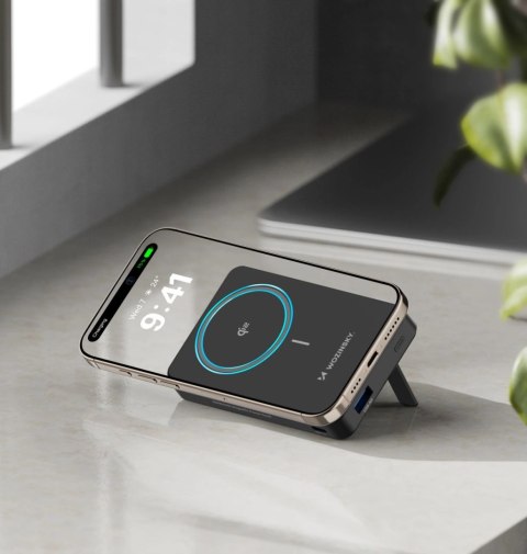 Powerbank Wozinsky WLWP-10KA0Y3S 22,5W PD Qi2 10000 mAh, z podstawką, 1x USB-A, 1x USB-C - czarny Powerbank Wozinsky WLWP-10KA0Y3S 22,5W PD Qi2 10000 mAh, z podstawką, 1x USB-A, 1x USB-C - czarny