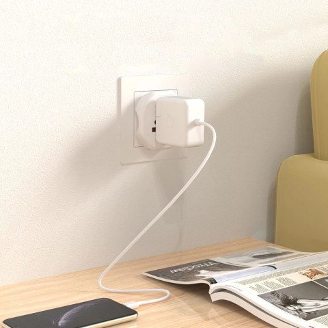 Przejściówka / adapter Tech-Protect Universal Travel Adapter na EU - biała Przejściówka / adapter Tech-Protect Universal Travel Adapter na EU - biała