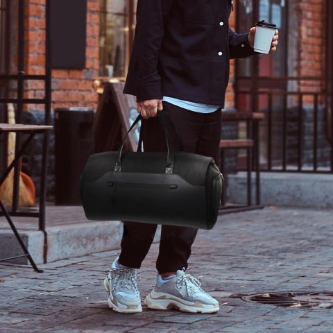 Torba podróżna Wozinsky Premium na garnitur z kieszenią na mokre rzeczy (45 l) - czarna
