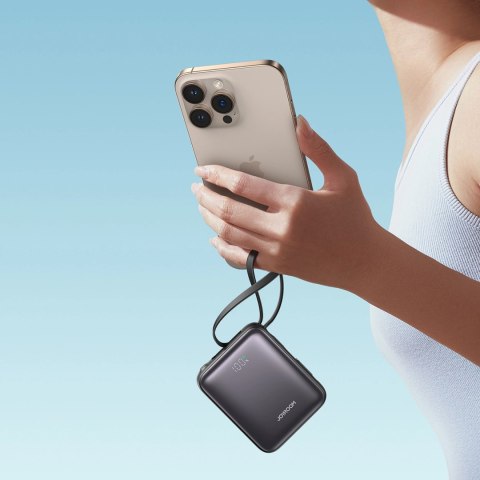 Powerbank Joyroom JR-PBF27 10000mAh 22.5W z wbudowanymi kablami USB-C i Lightning - czarny Powerbank Joyroom JR-PBF27 10000mAh 22.5W z wbudowanymi kablami USB-C i Lightning - czarny