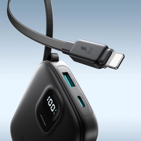 Powerbank Joyroom JR-PBF18 22.5W 10000mAh z wbudowanym kablem Lightning + kabel USB-C 0.25 cm - czarny Powerbank Joyroom JR-PBF18 22.5W 10000mAh z wbudowanym kablem Lightning + kabel USB-C 0.25 cm - czarny