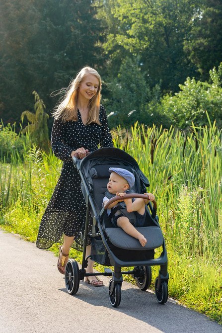 WÓZEK SPACEROWY ELMA BLACK