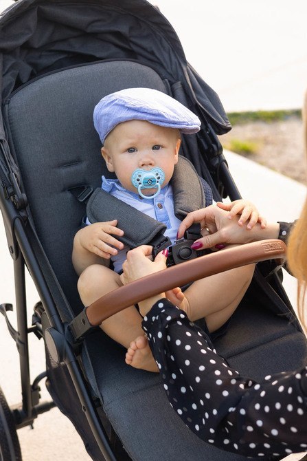 WÓZEK SPACEROWY ELMA BLACK