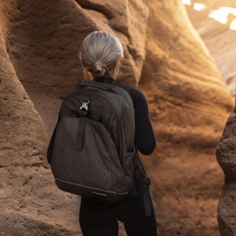 Wozinsky torba rowerowa na bagażnik plecak rowerowy ze stelażem 2w1 40l czarny (WBB33BK)