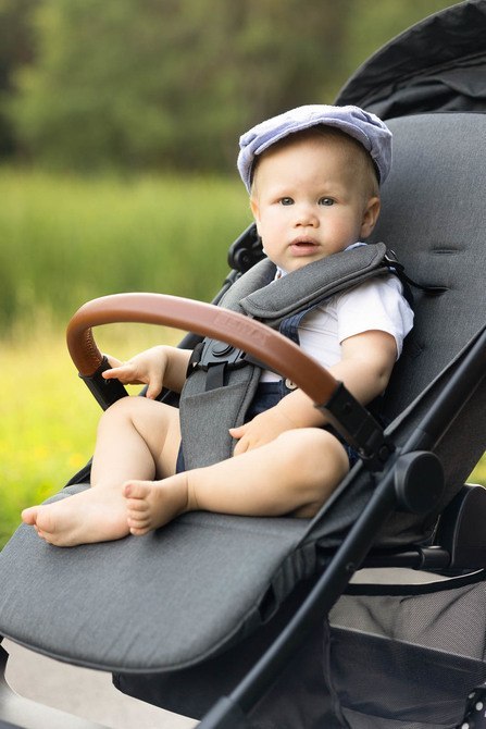 WÓZEK SPACEROWY ELMA BLACK